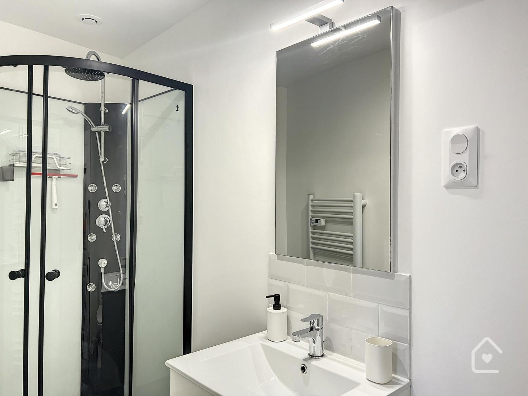 Les D'elina - Entree Autonome Apartment Chatellerault